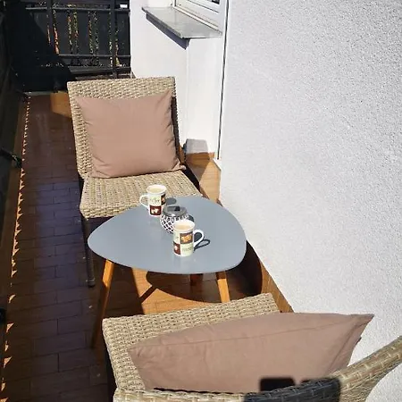 アパート Andy メドヴォデ